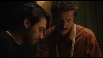 Deux hommes en discussion, film sur l'homosexualité au Maroc.