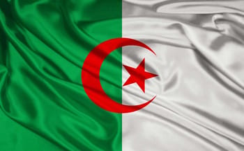Drapeau algérien avec étoile et croissant rouges.