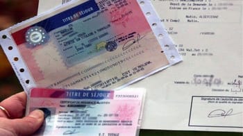 Titre de séjour français avec document officiel.