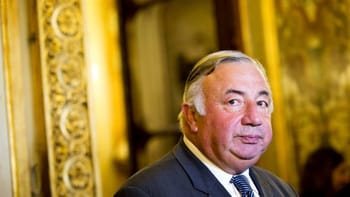 Le président du Sénat français lors d'une réunion officielle.