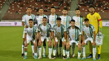 L'équipe de football U23 d'Algérie avant un match important.