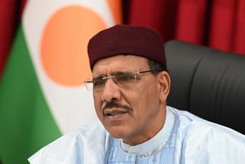 Mohamed Bazoum, président nigérien, en conférence de presse.