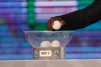 Tirage au sort de la CAF pour la Coupe avec boules blanches.