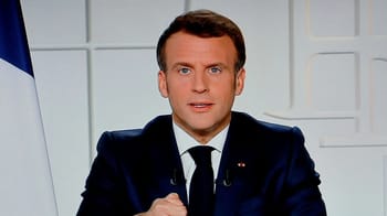 Emmanuel Macron, président français, parlant lors d'une conférence officielle.