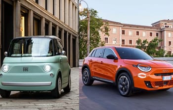 Deux voitures Fiat, un petit véhicule vert et un SUV orange, en milieu urbain moderne.