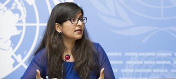 Représentante de l'ONU parlant lors d'une conférence internationale.