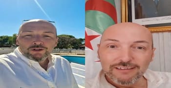 Marc Mauco, homme souriant, à Oran avec drapeau algérien en arrière-plan.