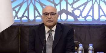 Diplomate algérien en réunion pour la paix au Niger.