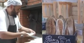 Boulanger préparant du pain frais en Algérie.