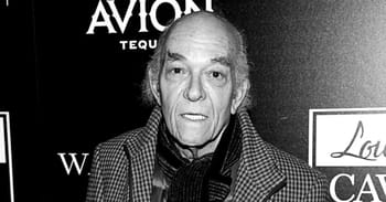 Portrait de Mark Margolis, acteur connu pour ses rôles intenses.