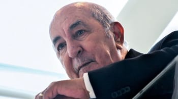 Abdelmadjid Tebboune lors d'une rencontre d'affaires.