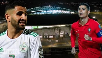Sadio Mané et Cristiano Ronaldo lors d'un match de football.