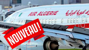 Avion Air Algérie avec logo visible en vol.