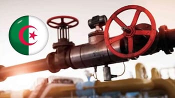 Tuyau de gaz avec valve en Algérie, énergie et ressources naturelles.