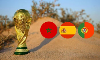 Trophée de la Coupe du Monde avec drapeaux du Maroc, Espagne, Portugal.