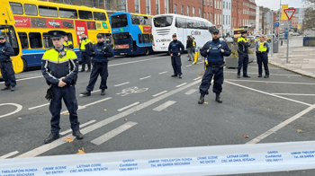 Policiers en intervention lors d'une attaque à Dublin.