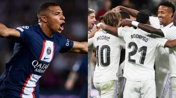 Kylian Mbappé célèbre avec ses coéquipiers du PSG.