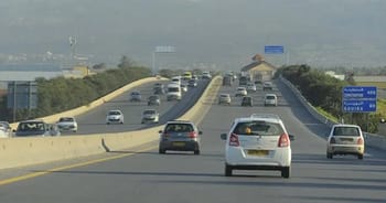Trafic sur l'autoroute Est-Ouest à Sétif pour travaux électriques.