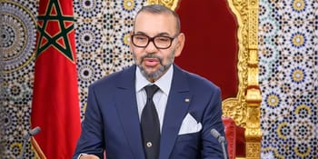 Le roi Mohammed VI lors d'un discours officiel au Sahara occidental.