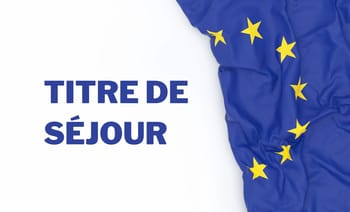 Drapeau de l'Union Européenne avec texte Titre de Séjour.