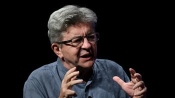 Jean-Luc Mélenchon parlant lors d'une intervention publique.