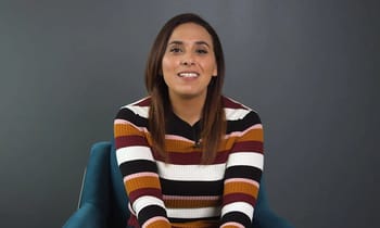 Salhia Brakhlia, journaliste d'origine algérienne, lors d'une interview.
