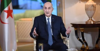 Le président Tebboune s'exprime lors d'une interview officielle en Algérie.