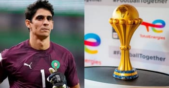 Yassine Bounou, gardien de but marocain, avec la Coupe d'Afrique 2023.