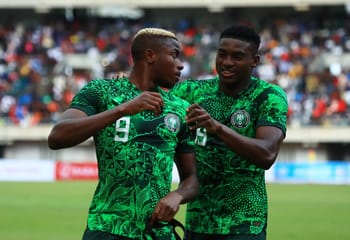 Deux joueurs nigérians en célébration lors d'un match de la CAN 2023.