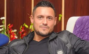 Karim Ziani, ambassadeur de la CAF, lors d'une rencontre à Bouaké.