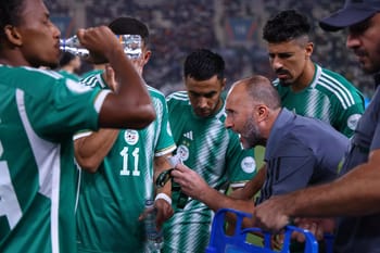 Équipe algérienne de football célébrant leur victoire à la CAN 2024.