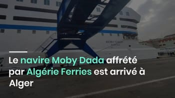 Le navire Moby Dada d'Algérie Ferries à Alger, prêt pour le départ.