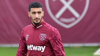 Saïd Benrahma portant le maillot de Fulham lors d'un entraînement.