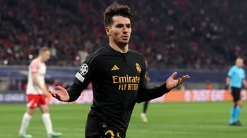 Brahim Diaz en action lors d'un match de football.
