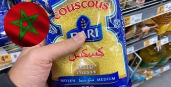 Paquet de couscous marocain DARI dans un supermarché.