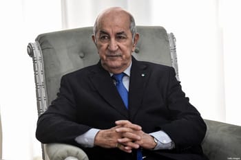 Abdelmadjid Tebboune, président algérien, en réunion officielle.