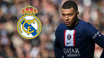Kylian Mbappé en maillot du Paris Saint-Germain, prêt pour le transfert.