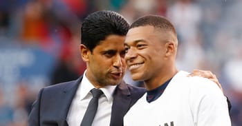 Nasser Al-Khelaïfi et Kylian Mbappé lors d'un événement sportif.