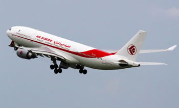 Avion Air Algérie en vol, dérouté vers Toulouse.