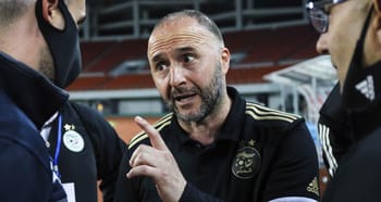 Vladimir Petkovic donne des instructions tactiques lors d'une rencontre.