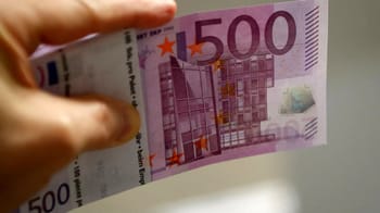 Billet de 500 euros, monnaie européenne, en main.