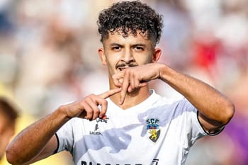 Bachir Belloumi, footballeur algérien, célèbre pour ses compétences.