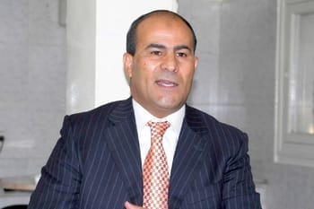 Abdelkrim Medouar, président d'ASO Chlef, lors d'une réunion officielle.