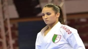Aicha Narimene Dahleb en compétition de judo lors de JO Paris 2024.