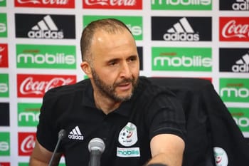 Djamel Belmadi, entraîneur de football, lors d'une conférence de presse.