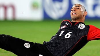 Footballeur Faouzi Chaouchi lors d'un match important.