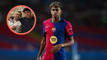 Lamine Yamal joueur du FC Barcelone en pleine action sur le terrain.