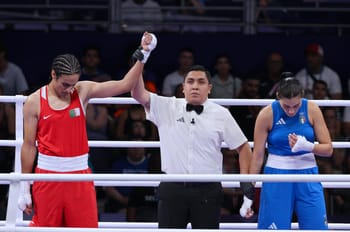 Boxeuses féminines en compétition aux Jeux Olympiques Paris 2024.