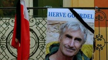 Affiche hommage à Hervé Gourdel, victime d'un assassinat tragique.