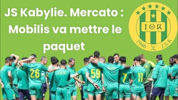 Équipe JS Kabylie en séance d'entraînement avant la fin du mercato.